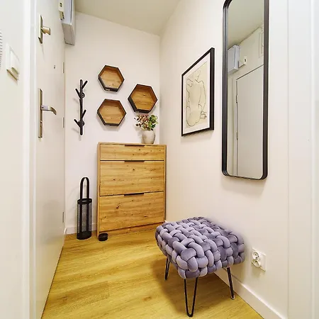 Reja Comfy Elegance By Bookinghost Lägenhet *