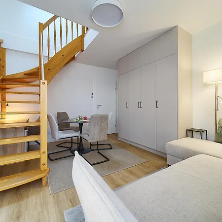 Reja Comfy Elegance By Bookinghost * ヴロツワフ